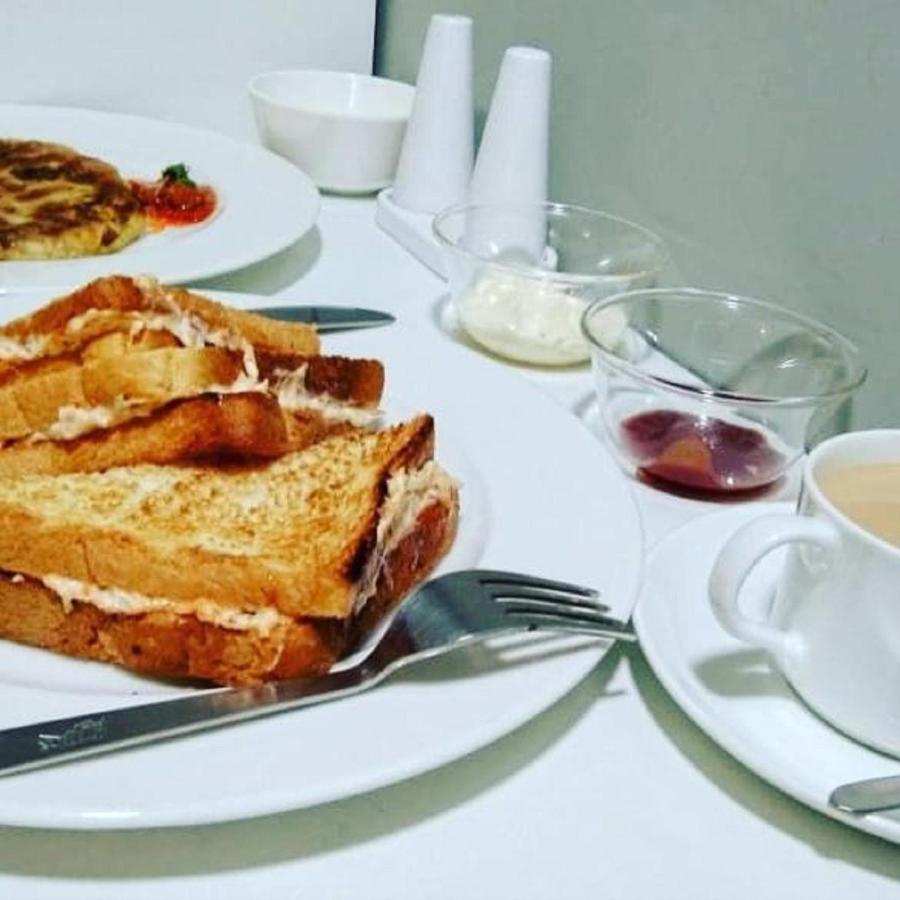 Rockski Boutique Bed & Breakfast Шилонг Екстериор снимка