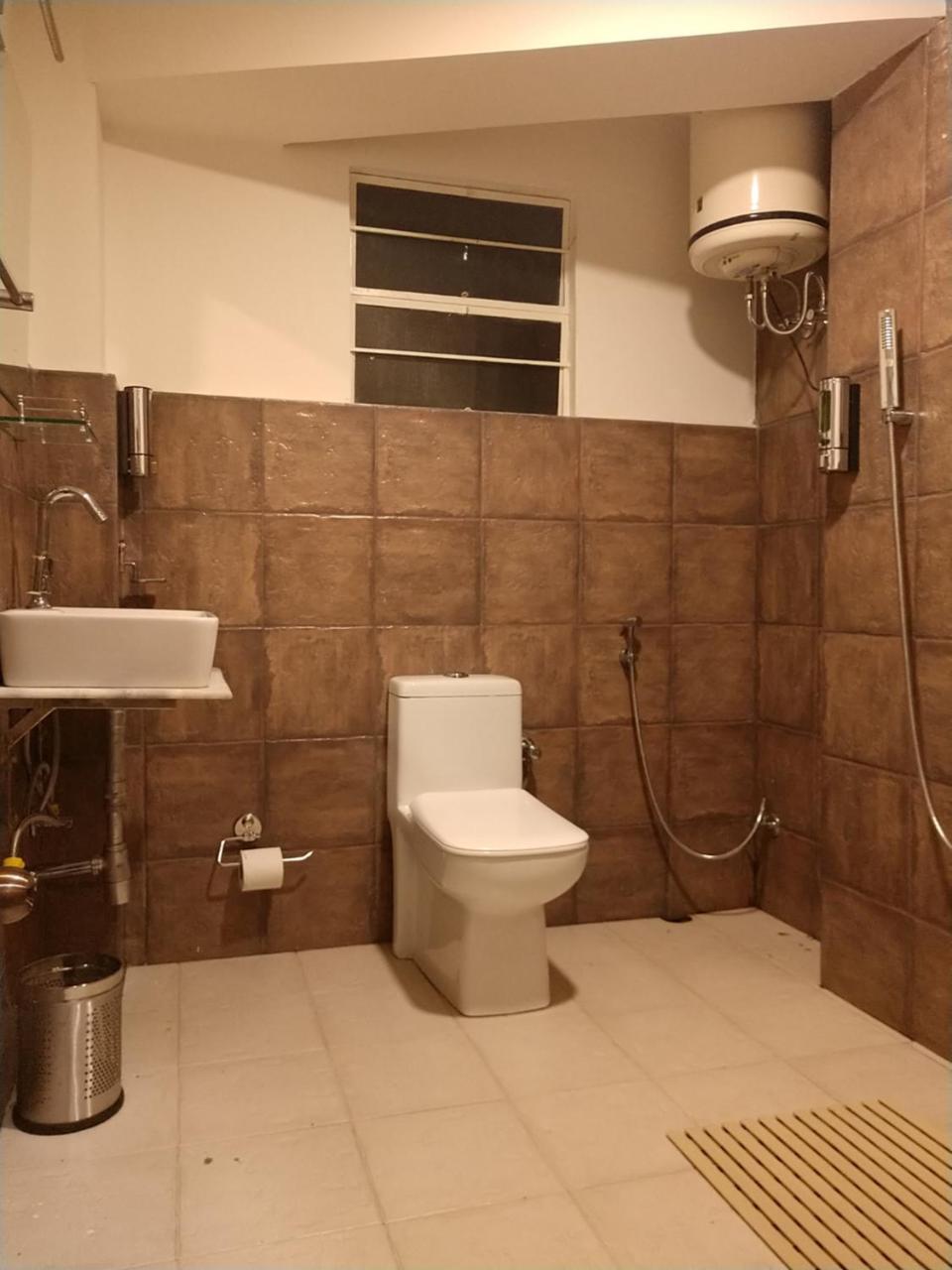 Rockski Boutique Bed & Breakfast Шилонг Екстериор снимка