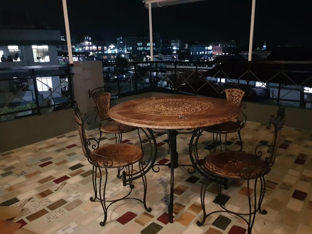 Rockski Boutique Bed & Breakfast Шилонг Екстериор снимка