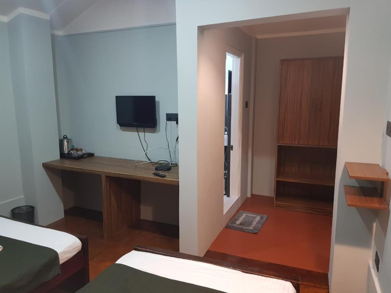 Rockski Boutique Bed & Breakfast Шилонг Екстериор снимка