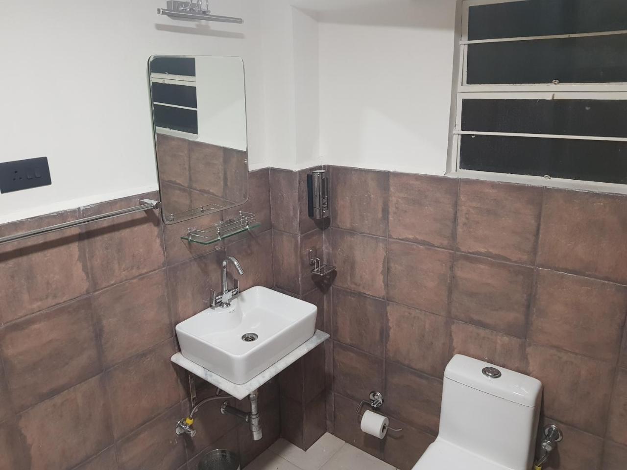 Rockski Boutique Bed & Breakfast Шилонг Екстериор снимка