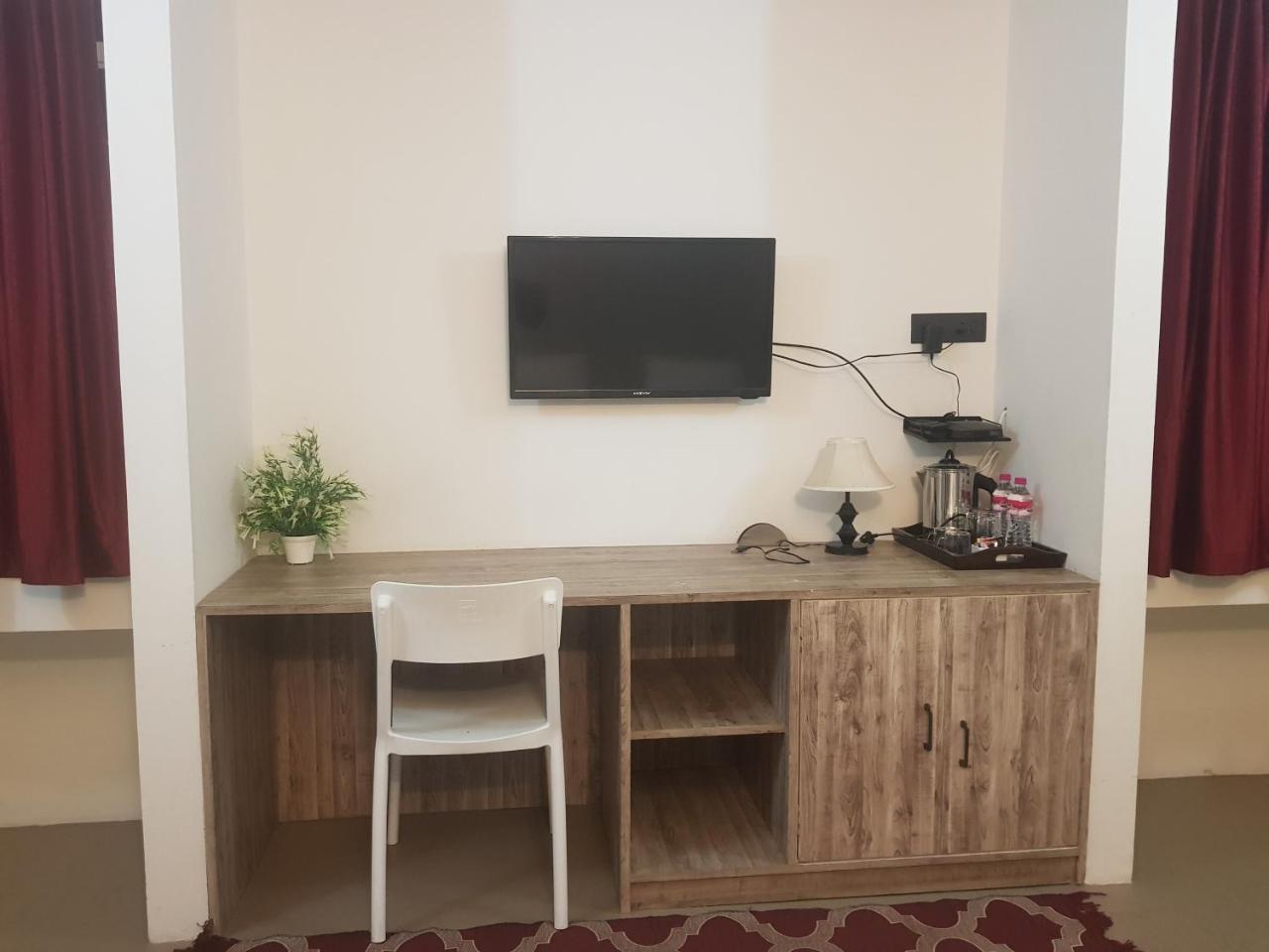 Rockski Boutique Bed & Breakfast Шилонг Екстериор снимка